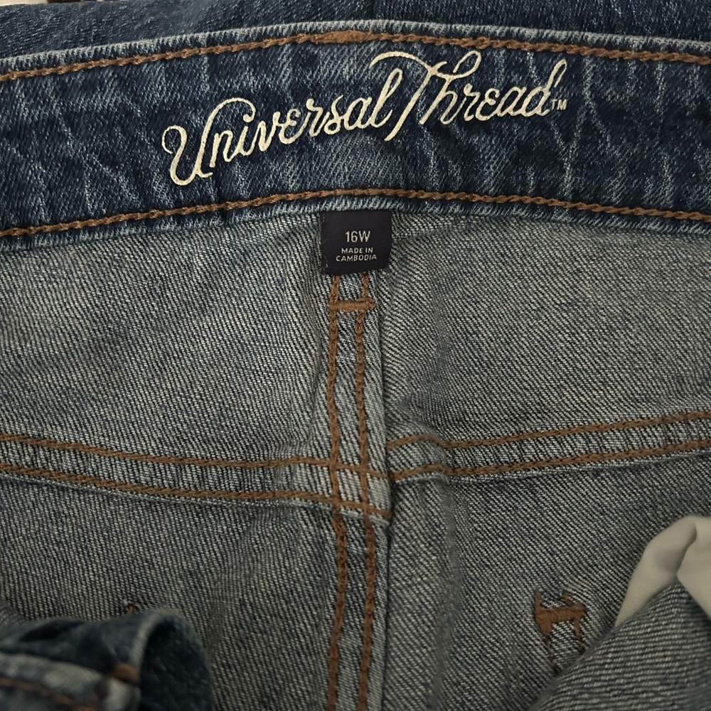 Universal Thread Jeans - Picture 2 of 4